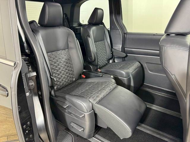 ヴォクシーS-Z 内装他