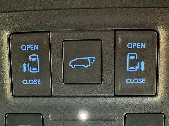 トヨタ ヴォクシーの画像8