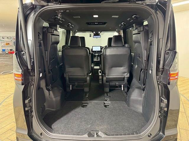 トヨタ ヴォクシーの画像13