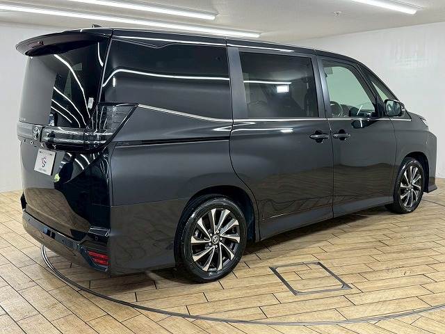 トヨタ ヴォクシーの画像16