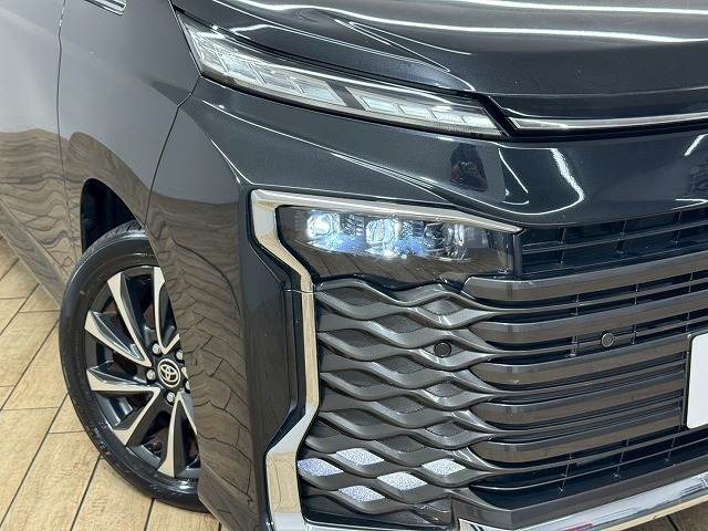 トヨタ ヴォクシーの画像19