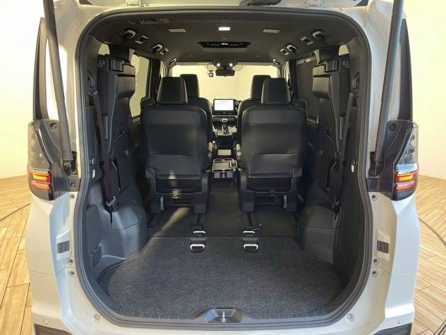 トヨタ ヴォクシーの画像13