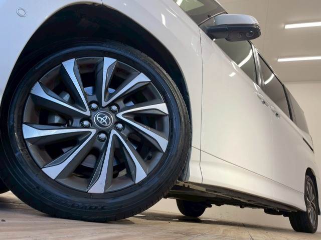 トヨタ ヴォクシーの画像19