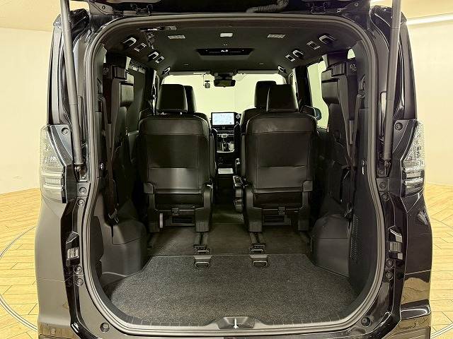 トヨタ ヴォクシーの画像13