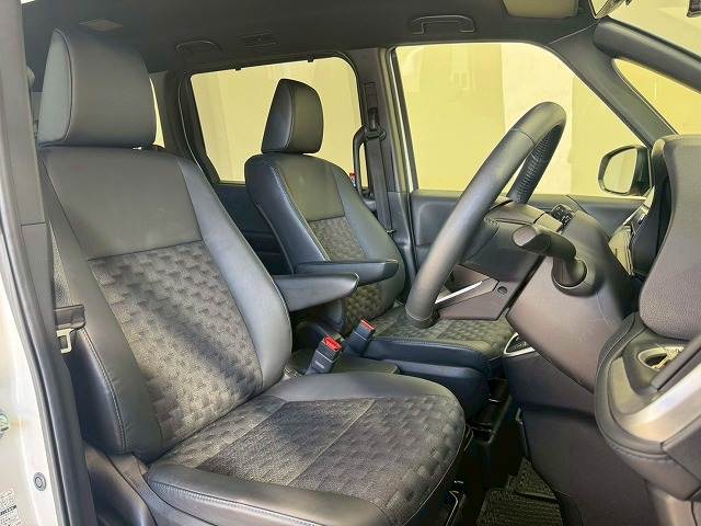 トヨタ ヴォクシーの画像10