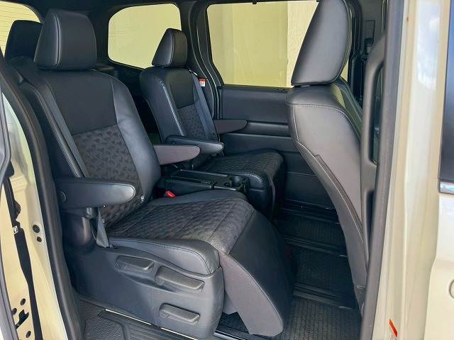 トヨタ ヴォクシーの画像11