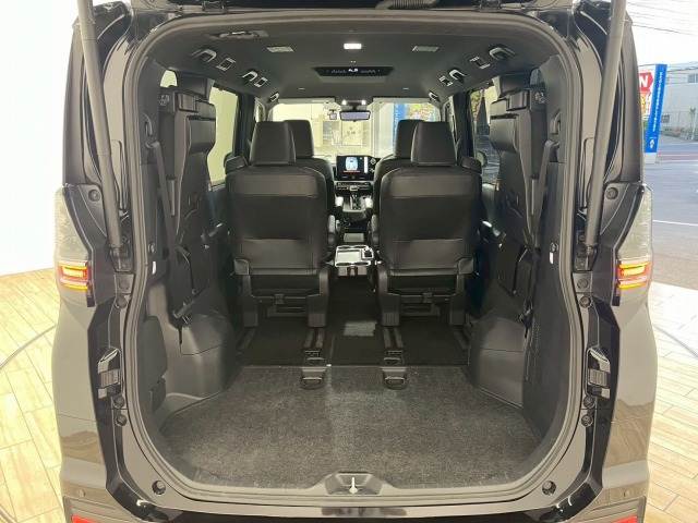 トヨタ ヴォクシーの画像13