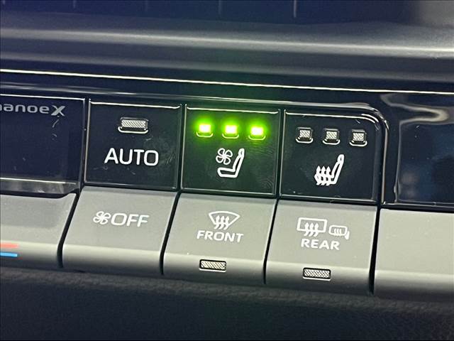 クラウンクロスオーバーCROSSOVER RS 内装他