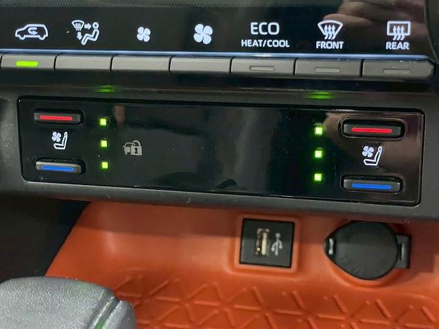 RAV4Adventure 内装他