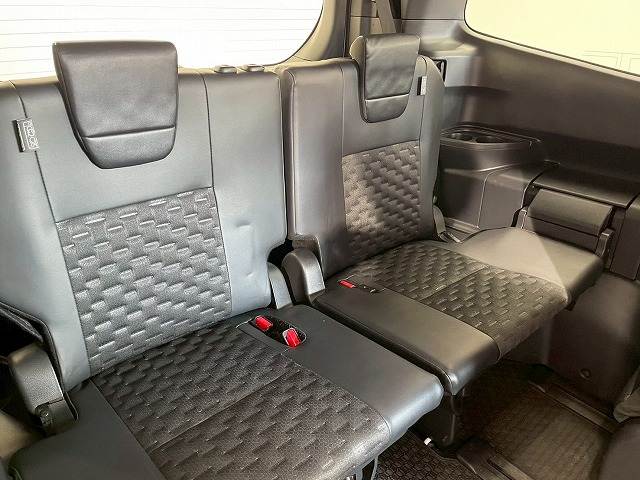 トヨタ&nbsp;ヴォクシーの画像14