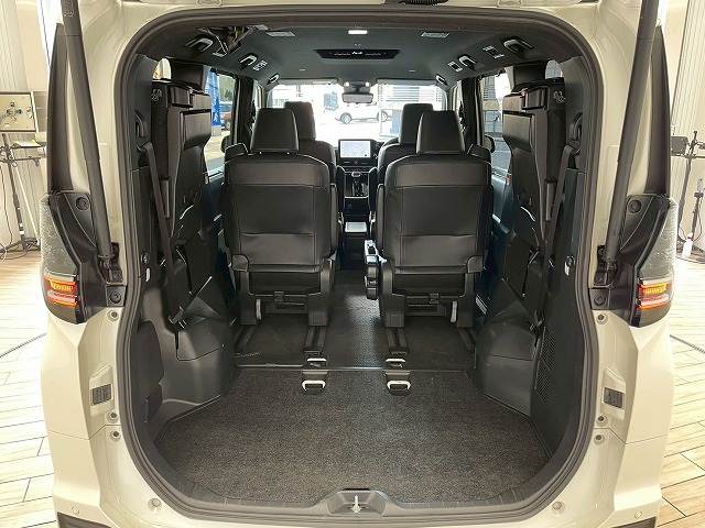 トヨタ&nbsp;ヴォクシーの画像15