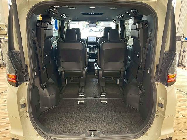 トヨタ ヴォクシーの画像14