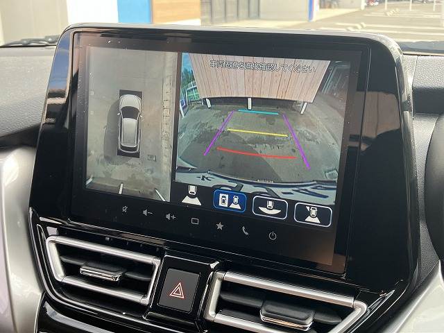 フロンクスベースグレード 内装他