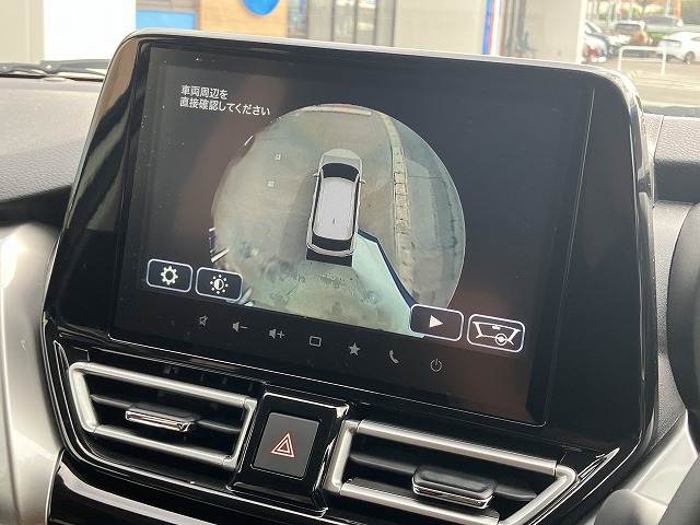 フロンクスベースグレード 内装他