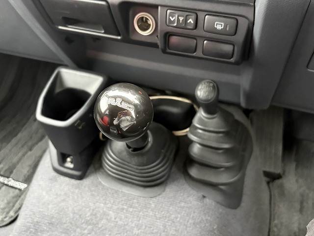 ランドクルーザー70系バン 内装他