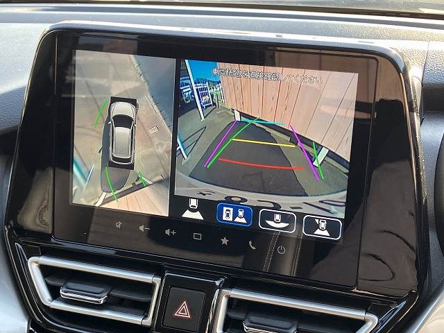 フロンクスベースグレード 内装他