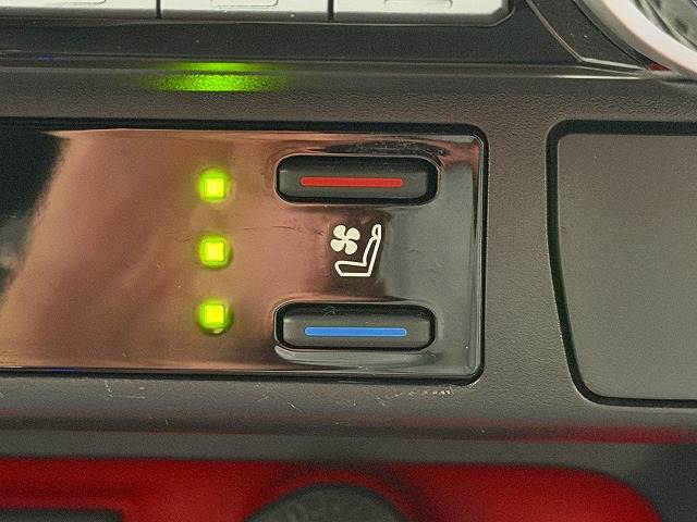 RAV4Adventure “OFFROAD package” 内装他