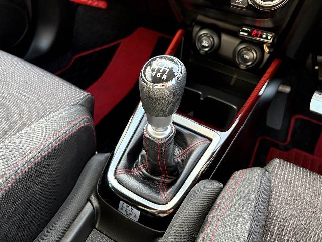 スイフトスポーツベースグレード 内装他