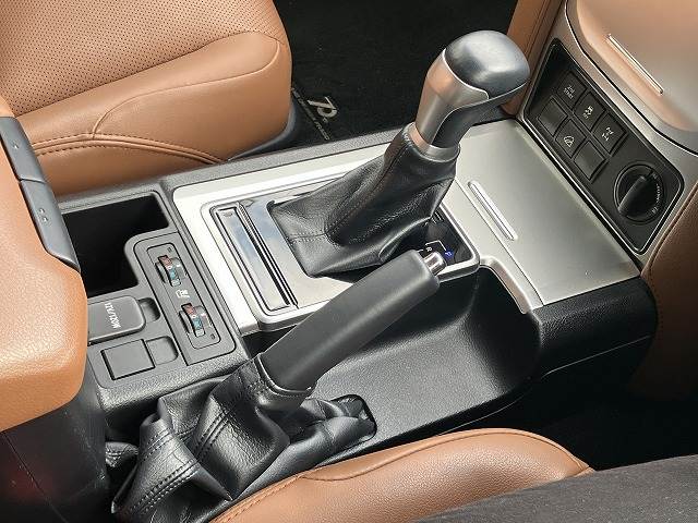 トヨタ&nbsp;ランドクルーザープラドの画像9