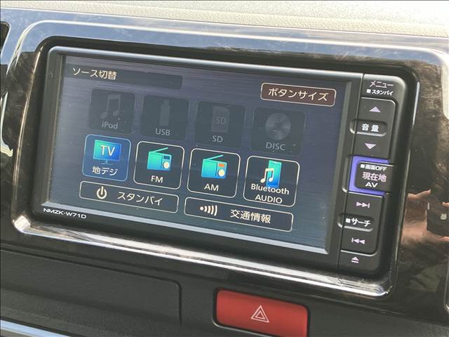 ハイエースバンロングボディディーゼル 5ドア標準ルーフ標準フロア 2/5人 DARK PR 内装他