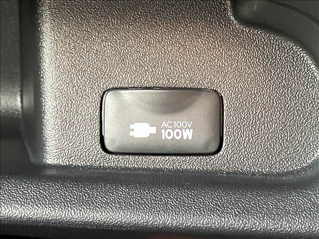 ハイエースバンロングボディディーゼル 5ドア標準ルーフ標準フロア 2/5人 DARK PR 内装他