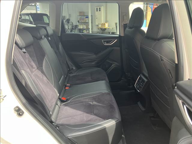 スバル フォレスターの画像12