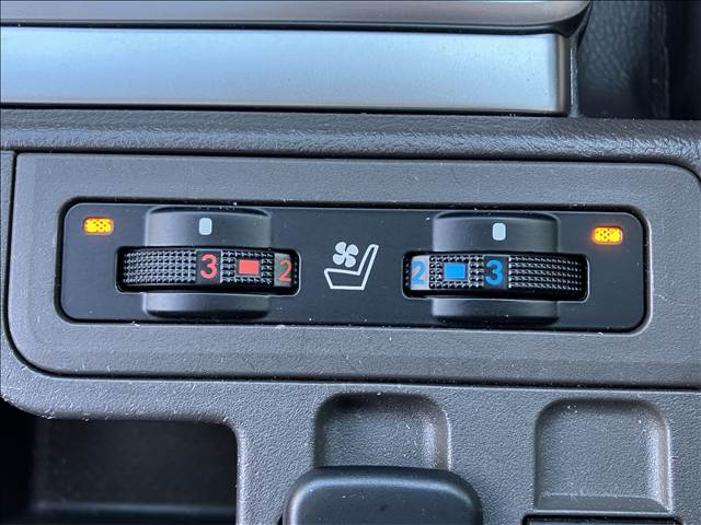 ランドクルーザープラドTX“Lパッケージ” 内装他