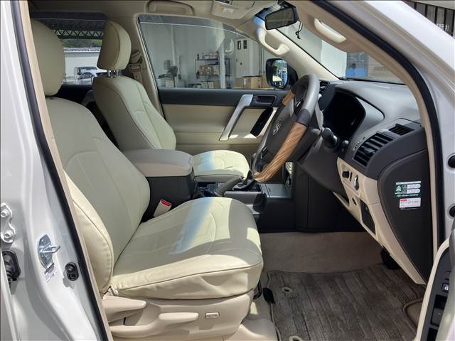 トヨタ&nbsp;ランドクルーザープラドの画像11