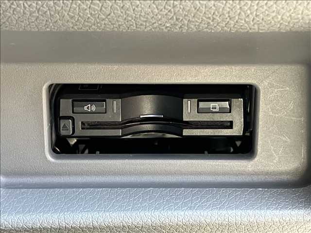 NV350キャラバンロングロングプレミアムＧＸターボ　禁煙　全周囲カメラ　純正７型ナビ　ＥＴＣ　ＬＥＤヘッドライト　衝突軽減ブレーキ　デジタルインナーミラー　ベットキット　ＷＥＤＳ　ＡＤＶＥＮＴＵＲＥ１５インチアルミ　フルセグＴＶ　フロントフォグ 内装他