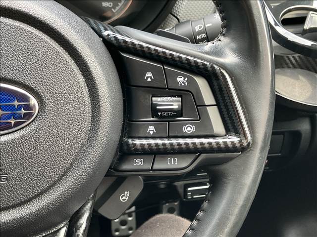 フォレスタースポーツ　禁煙　４ＷＤ　メーカーナビ　ＳＴＩマフラー　ウルトラスウェードシート　ＢＳＭ　アイサイト　シートヒーター　ステアリングヒーター　パドルシフト　バックカメラ　サイドモニター　ＬＥＤヘッド　バグガード 内装他