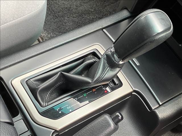 ランドクルーザープラドTX 禁煙 車検整備付き 4WD 純正ナビ バックカメラ ビルトインETC プッシュスタート オートエアコン CD/DVD再生 フロントフォグ 電動格納ミラー ハロゲンヘッドライト 社外17インチアルミ 内装他