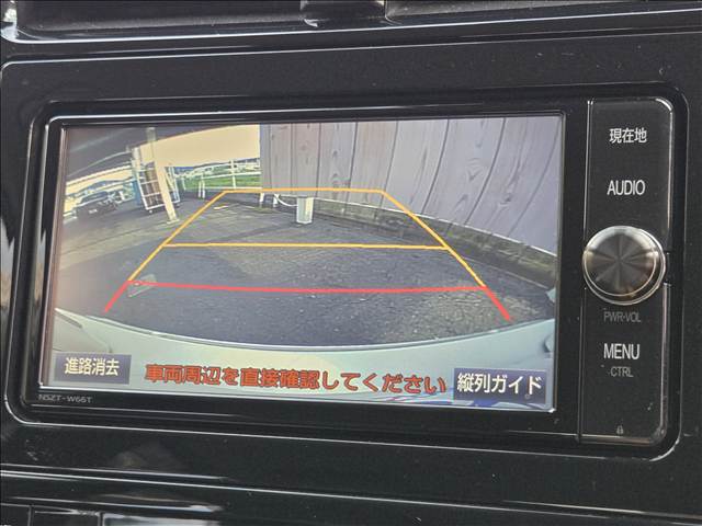 プリウスS “Safety Plus・Two Tone” 内装他