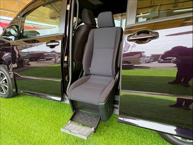 トヨタ ヴォクシーの画像12