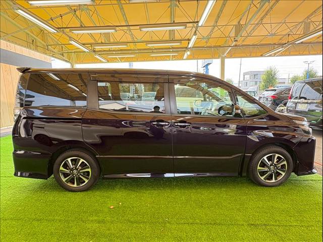 トヨタ ヴォクシーの画像15