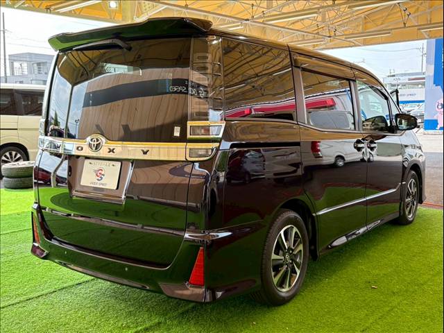 トヨタ ヴォクシーの画像16