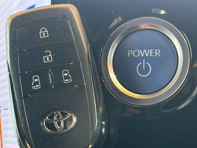 トヨタ ノアハイブリッドの画像8