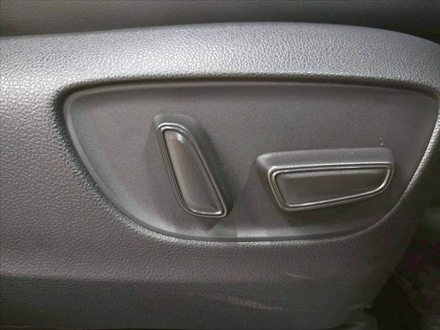 トヨタ ヴェルファイアハイブリッドの画像16