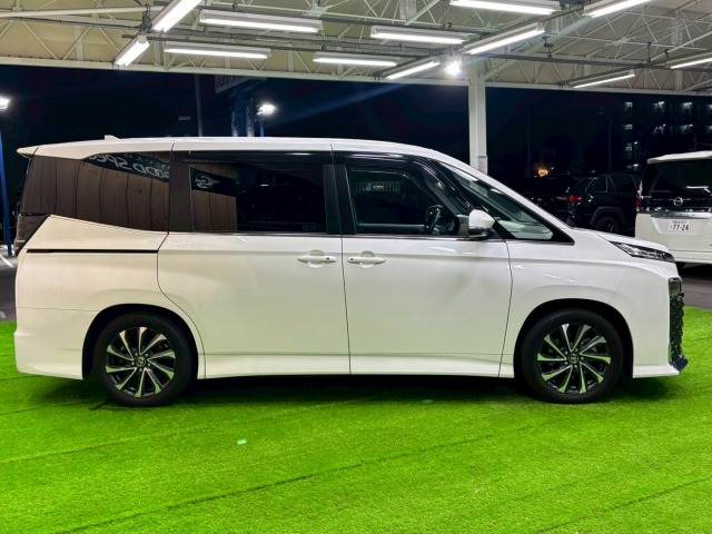 トヨタ ヴォクシーハイブリッドの画像15