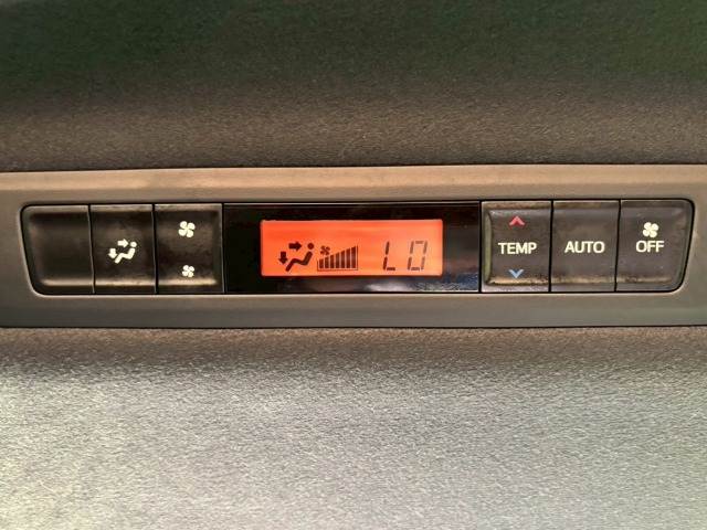 トヨタ ノアハイブリッドの画像9