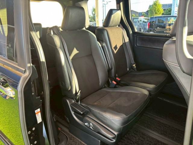 トヨタ ノアハイブリッドの画像11