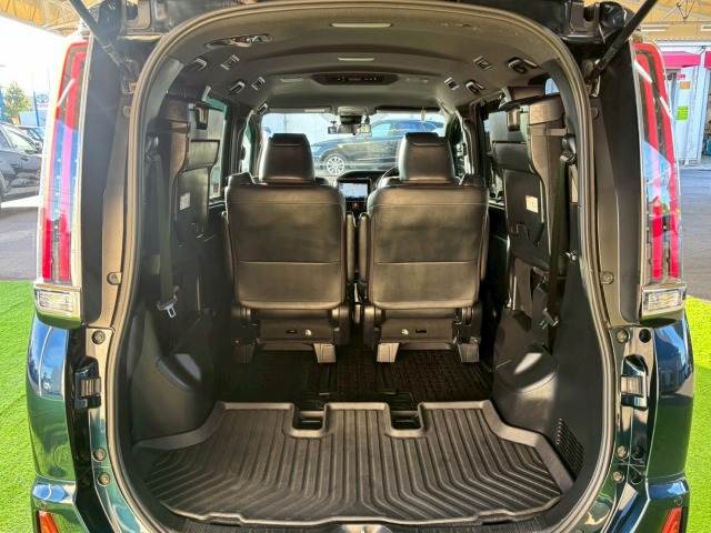 トヨタ ノアハイブリッドの画像12