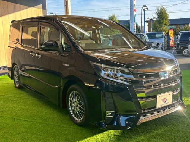 トヨタ ノアハイブリッドの画像14