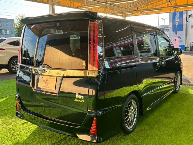 トヨタ ノアハイブリッドの画像16