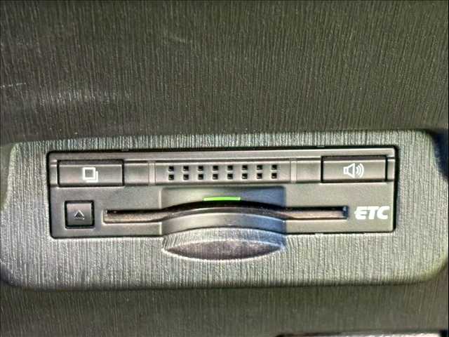 トヨタ プリウスαの画像6