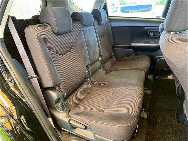 トヨタ プリウスαの画像10