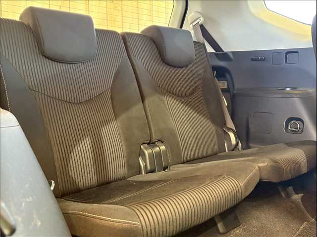 トヨタ プリウスαの画像11