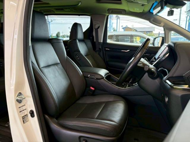 トヨタ アルファードの画像9