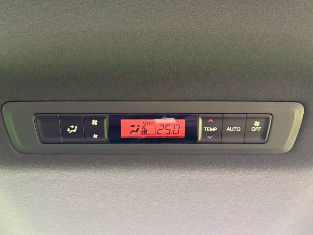 トヨタ ノアハイブリッドの画像9