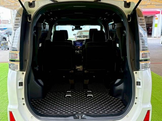 トヨタ ヴォクシーの画像12