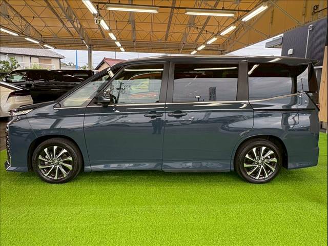 トヨタ ヴォクシーハイブリッドの画像15